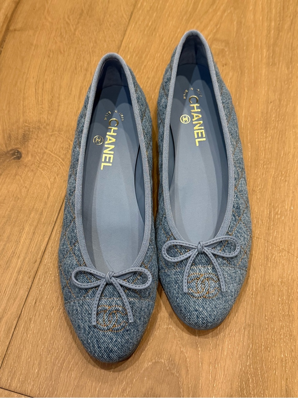 NWT CHANEL Light Blue Denim Ballet Flats - size 40